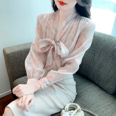 批发2026早春法式轻熟长袖系带蝴蝶结碎花衬衫女夏设计感小众<b class='q'>雪纺上衣</b>