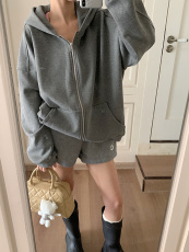 实拍实价～新款银河细闪灰色连帽加绒卫衣外套短裤宽松上衣女套装