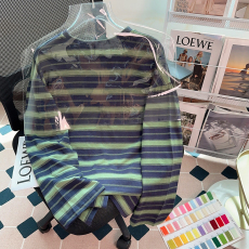 批发实拍条纹长袖t恤女春秋薄款2026新款韩版潮圆领上衣<b class='q'>大码</b>女装200斤