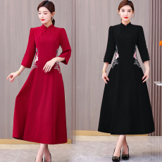 批发2026中式斜襟刺绣国风茶服<b class='q'>连衣裙</b>妈妈款婚宴装高级感喜婆婆装