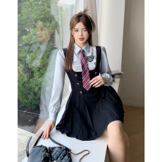 大码女装学院风衬衫➕背带裙两件套