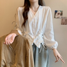 批发实拍2026早春大码女装修身显瘦设计感V领抽绳长袖衬衣