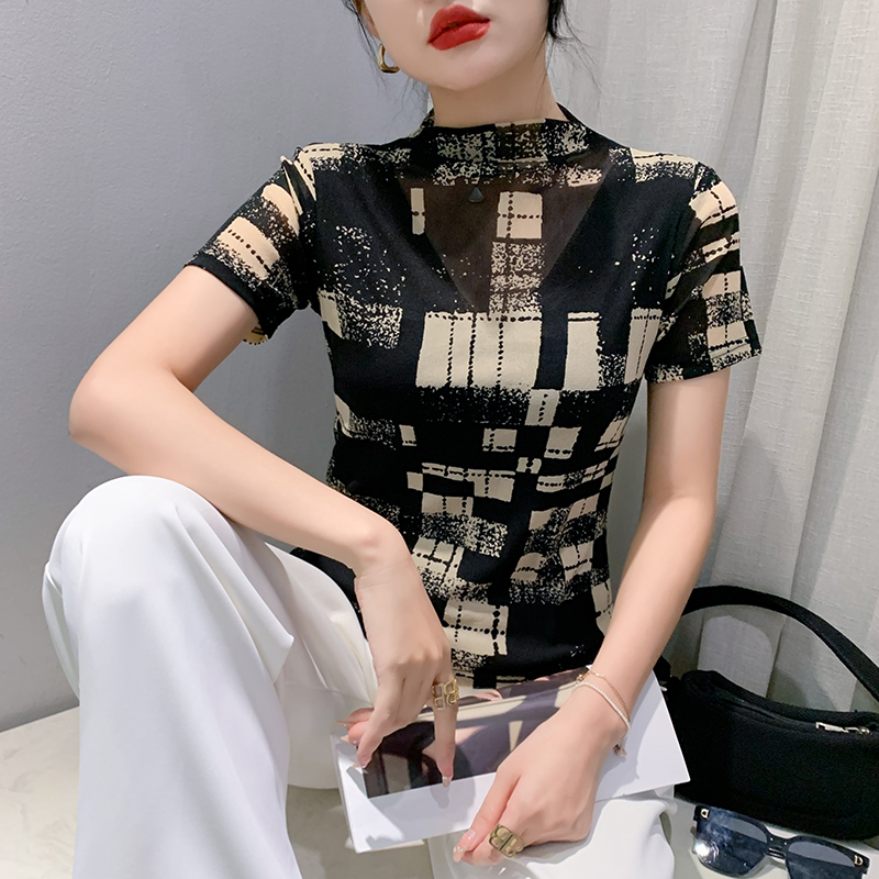 2026 이른 가을 새로운 패션 반하이넥 망사 프린트 티셔츠 몸매 가꾸기 기본 셔츠 작은 셔츠 맨위 여성