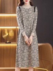 秋冬年轻妈妈装过膝长款打底连衣裙中年女装宽松针织内搭宽松毛衣