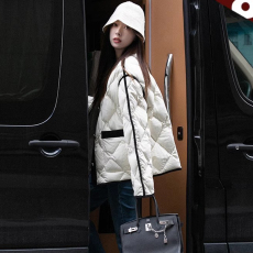 夏诗文2023新款山茶花羽绒棉服圆领丝绒撞色包边菱格宽松外套女冬