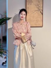 新中式国风套装裙2023新款气质高端清冷感高级感盘扣粉色两件套女