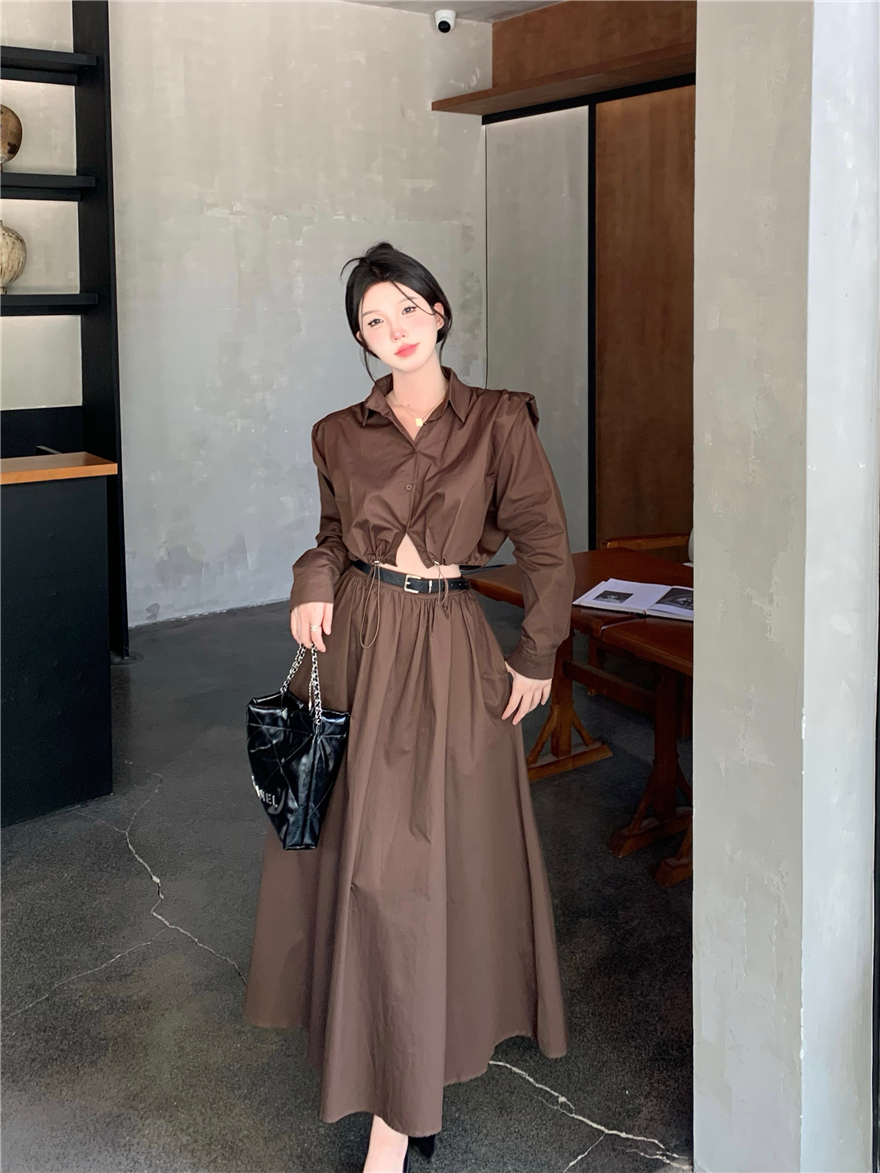 Real shot of autumn casual and versatile design shirt + workwear high-waisted skirt two-piece suit