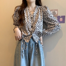 批发2026春装实拍法式V领复古豹纹雪纺衬衫系带衬衣上衣