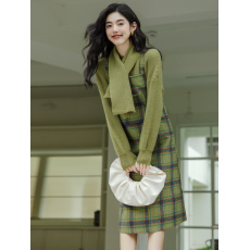 批发早秋季奶系茶系穿搭一整套<b class='q'>连衣裙</b>子韩剧小香风套装女款2024
