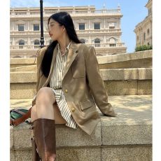 批发红人馆棕色西装外套女早秋2023新款高级感穿搭休闲设计感小众西服