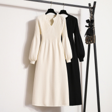 批发实拍<b class='q'>大码</b>女装2025秋冬款针织连衣裙简约纯色灯笼袖半开领连衣裙子