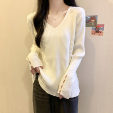 批发实拍 大码女装<b class='q'>春</b>秋装新款胖妹妹显瘦宽松针织衫套头V领简约上衣潮