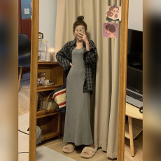 批发早春新款<b class='q'>大码</b>穿搭套装吊带连衣裙灰色背心长套装