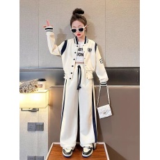 批发女童秋装套装2026新款洋气<b class='q'>儿童</b>网红运动卫衣秋季阔腿裤两件套炸街