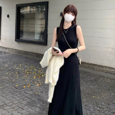 批发小香风法式高级感冰丝针织连衣裙女夏季内搭设计感<b class='q'>宽松</b>吊带背心裙