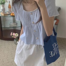 批发蓝色条纹方领短袖衬衫女夏季减龄气质复古别致短衬衣小众法式上衣