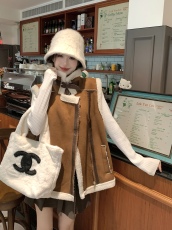 实拍  羊羔毛马夹外套棉衣女2023保暖无袖羊羔绒设计感马甲小个子