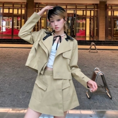 批发baby<b class='q'>杨颖</b><b class='q'>同款</b>早秋时尚女卡其色气质拼皮翻领西装+不规则半裙套装