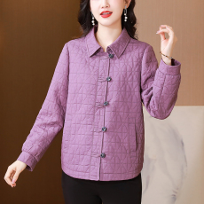 批发2023新款妈妈秋装外套洋气短款中老年女春秋高贵上衣服阔太太风衣