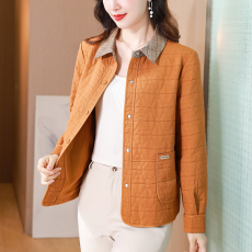 批发2023新款妈妈装春秋装风衣外套洋气大码中老年女休闲夹克上衣薄款