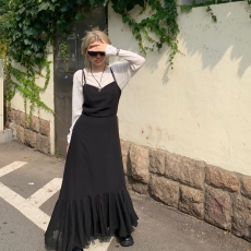 批发大码白色慵懒基础款长袖内搭+吊带连衣裙女设计感显瘦黑色鱼尾裙