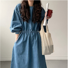 批发2026春装<b class='q'>韩国</b>chic慵懒风圆领抽绳系带收腰大摆型仿牛仔连衣裙女