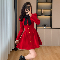 红色小香风订婚礼服连衣裙女秋冬季新款收腰本命年回门敬酒服新娘