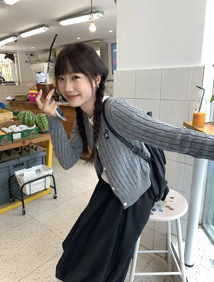 레트로 꽈배기 자수 가디건 니트 상세 이미지 5