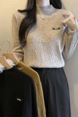 首发实拍2023秋新款大码女装时尚百搭显瘦针织毛衣打底衫袖口钉珠