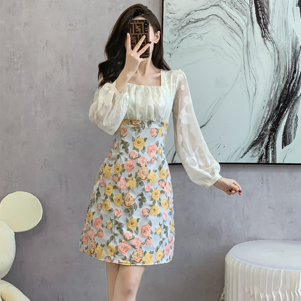 RM25711#法式方领小清新拼色浮雕花朵修身显瘦短款连衣裙