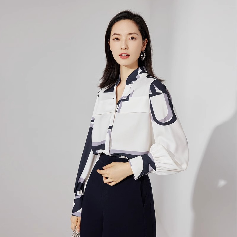復古藝術LOGO印花襯衣女2024春裝新款寬鬆V領白襯衫