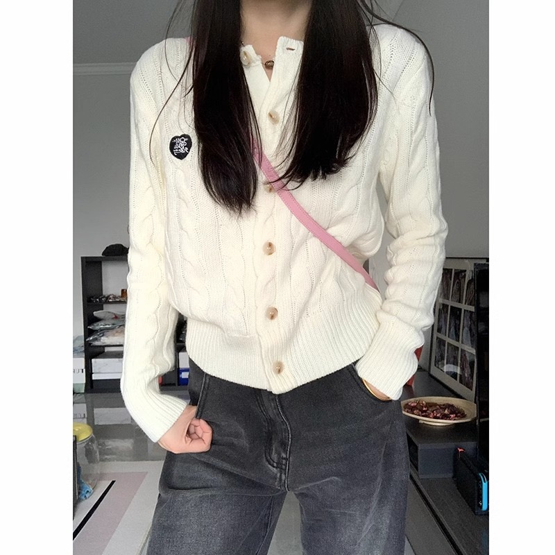 White short twist knitted cardigan for women in spring and autumn, college style, slim-fitting, bottoming shirt, sweater jacket, autumn and winter