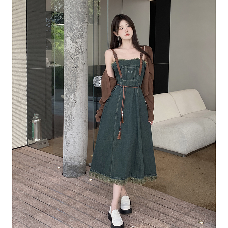 실사 2026 가을 새로운 빅 사이즈 여성 의류 슬림해 보이는 디자인 센스 레트로 슬립 데님 점프 슈트 치마 세트 여성