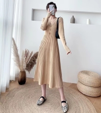 针织连衣裙女2023新款秋冬收腰打底长袖中长款毛衣裙过膝紫色长裙