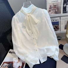 批发2026春季新款系带立领<b class='q'>泡泡袖</b>杏色雪纺衬衫女通勤蝴蝶结长袖上衣