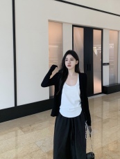 实拍实价 U领吊带背心修身显瘦外穿打底上衣开衫铜氨丝长裤三件套