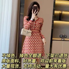 批发2023秋小香风新款收腰显瘦裙子中长款时尚百搭毛衣裙针织连衣裙女