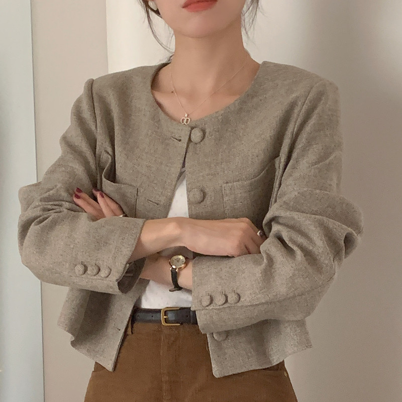 실사 레트로 작은 샤넬 스타일 품격 싱글 줄 버튼 주머니 디자인 재킷 쇼트 스타일 정장 맨위 2 색