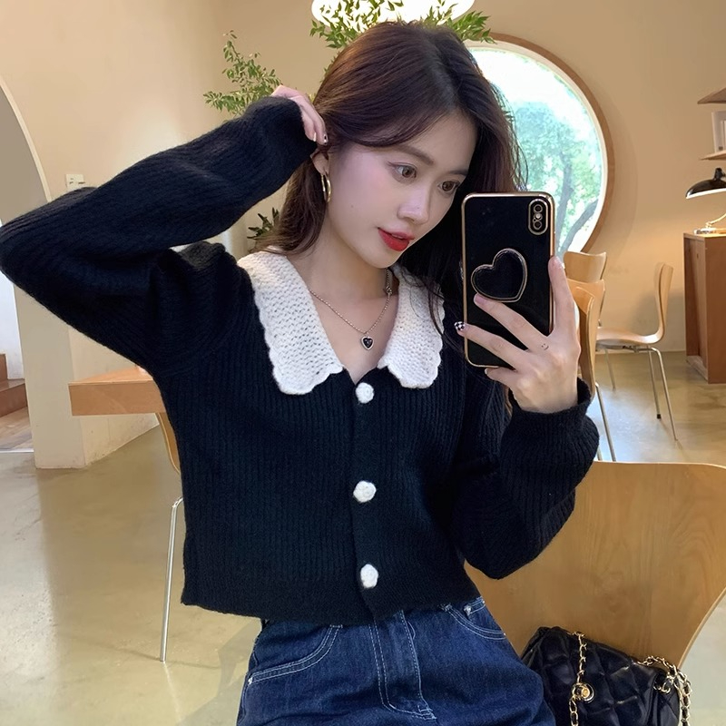 2023 Autumn and Winter Retro Japanese Short Knitted Cardigan Women's Autumn and Winter New Design Niche Sweater Jacket