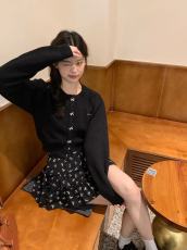 实拍实价 黑色印花套装女秋季针织毛衣碎花显瘦百褶半身裙
