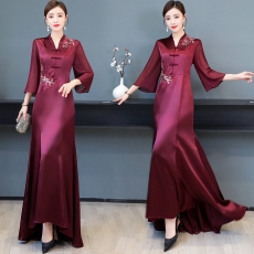 批发2025中国风复古中式<b class='q'>旗袍</b>盘扣礼服婚宴喜婆婆妈妈装显瘦拼接连衣裙