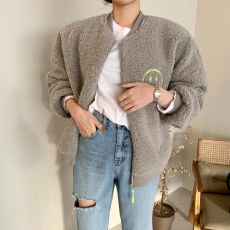 批发秋冬季<b class='q'>新款</b>美式仿羊羔毛绒笑脸刺绣棒球服<b class='q'>夹克</b>外套女ins潮