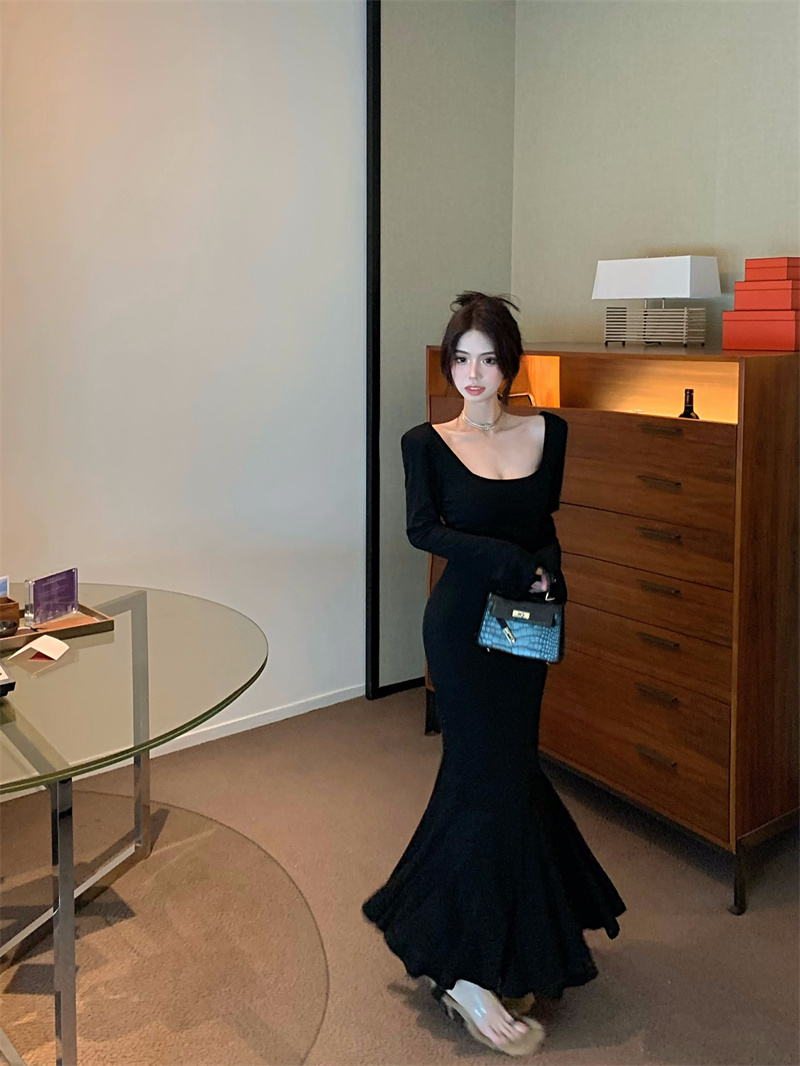 Square-neck long-sleeved fishtail hip-hugging dress for women, autumn temperament, slim waist and slimming long skirt