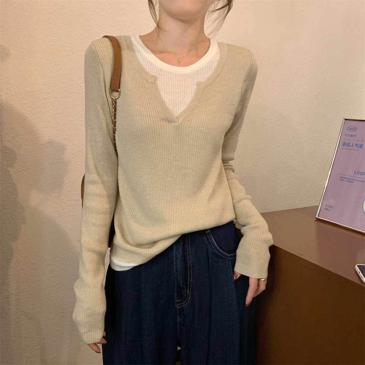 Actual shot of autumn and winter Korean style contrasting color fake two-piece inner versatile pullover knitted bottoming shirt for women