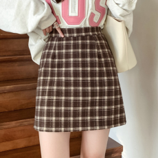 格子半身裙2023秋冬新款复古a字高腰包臀裙显瘦气质毛呢短裙女