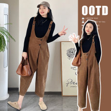 批发实拍  秋冬<b class='q'>孕妇</b><b class='q'>减龄</b>灯芯绒背带裤+半高领打底两件套<b class='q'>孕妇装</b>