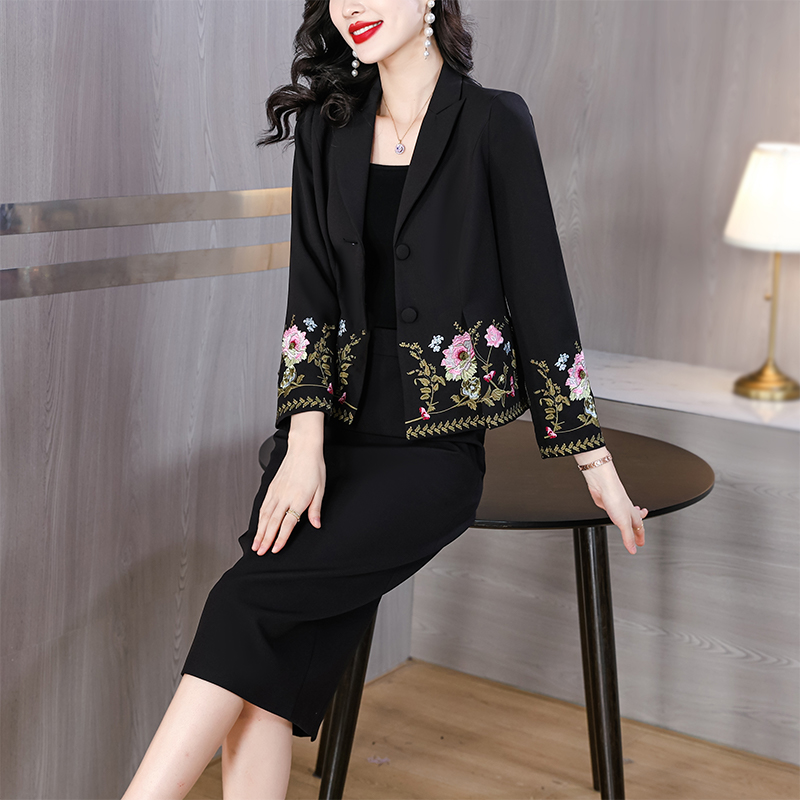 RM25692#黑色西装套装女秋季高端精致收腰气质绣花西服包臀裙