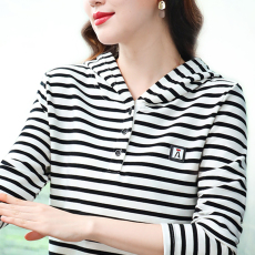 批发妈妈长袖t恤女士春<b class='q'>秋装</b>纯棉连帽卫衣黑白条纹中年上衣小衫打底衫