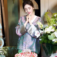 批发今年流行小香风<b class='q'>杨幂</b>生日<b class='q'>同款</b>新中式宋锦外套秋季女装2023新款爆款