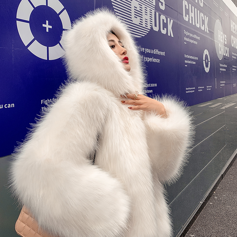 实拍冬季时尚貉子毛皮草外套女短款连帽长袖年轻款仿狐狸毛毛大衣